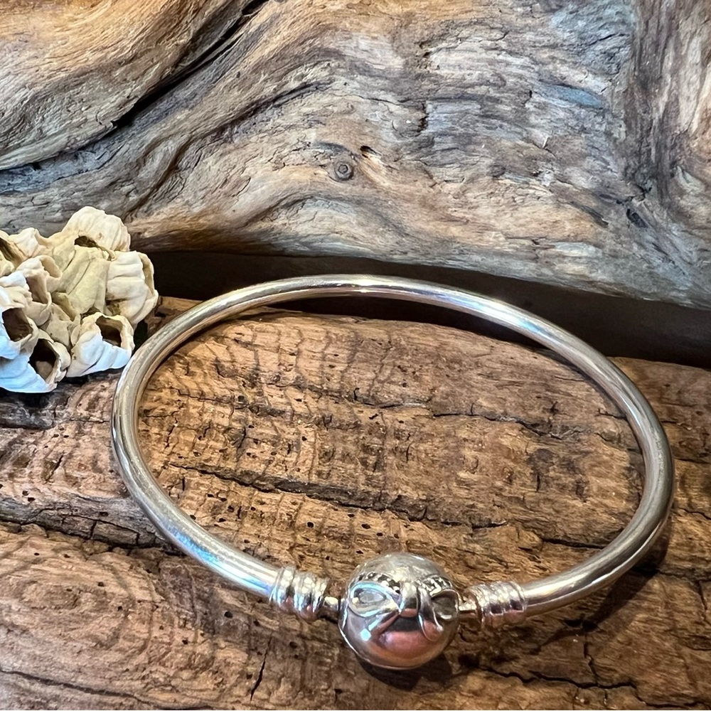 Authentic Pandora 2015 Limited Edition Dainty Bow Bangle Silver Ribbons Clasp Cz